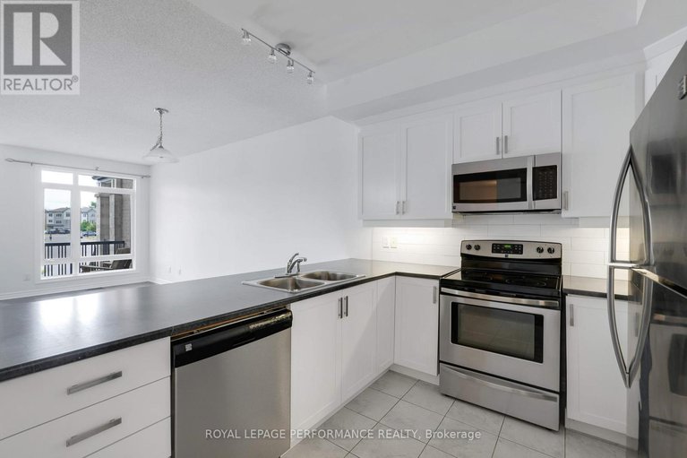 29414208/53-121-poplin-street/riverside-southgloucester-glen/ottawa/ontario/K4M0G7_17