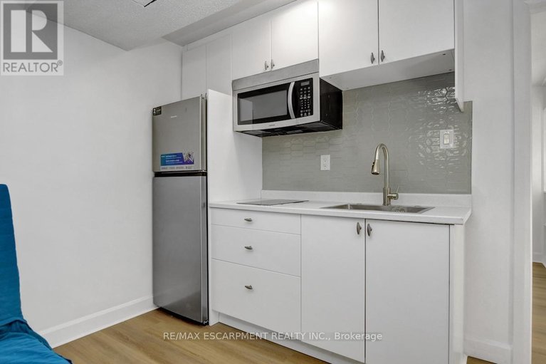 29633937/31-bellfield-street/bayshore/ottawa/ontario/K2B6K7_37