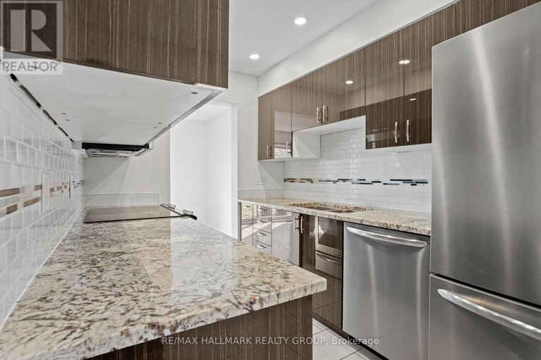 29632598/504-canotia-place/fallingbrookpineridge/ottawa/ontario/K4A2J3_6