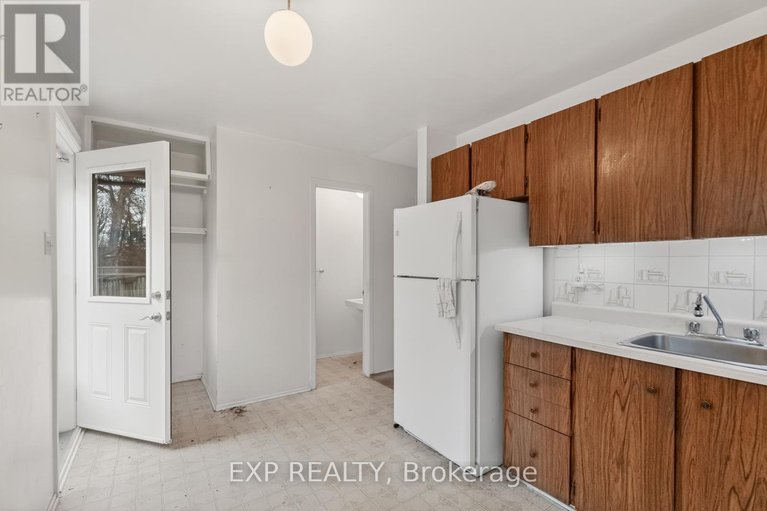 29621624/235-teal-crescent/chatelaine-village/ottawa/ontario/K1E2C3_13