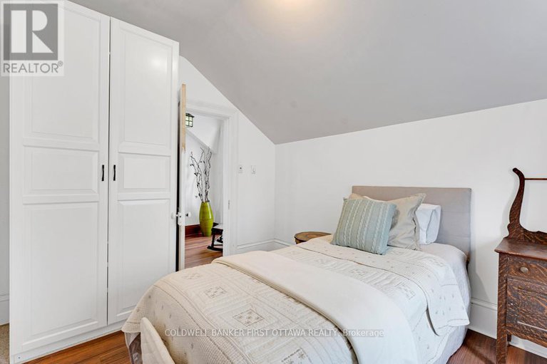 29212098/28-south-street/drummondnorth-elmsley-north-elmsley-twp/drummondnorth-elmsley/ontario/K7H2G1_23