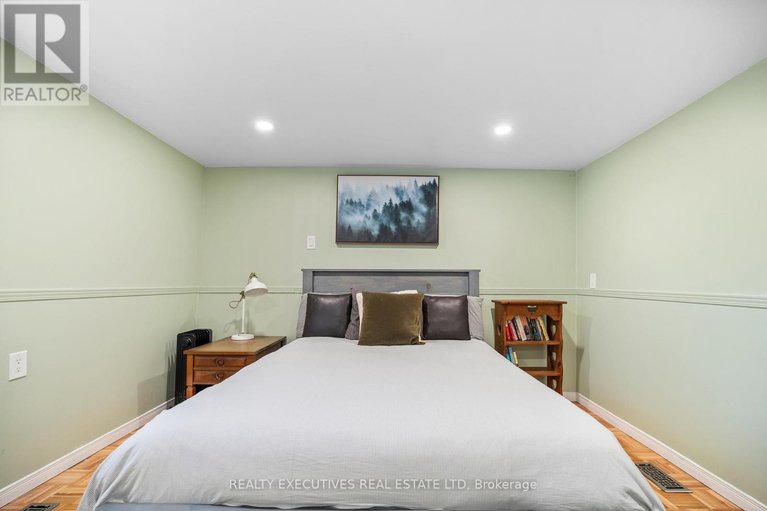 29206481/493-gladstone-street/winchester/north-dundas/ontario/K0C2K0_22