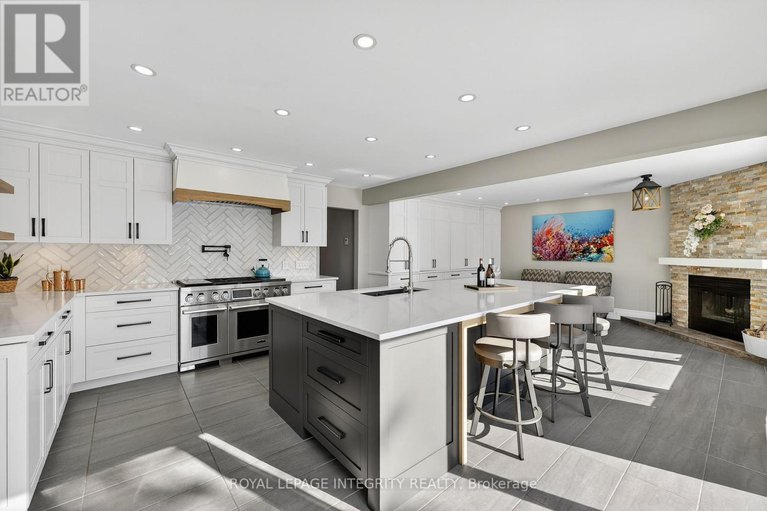 29364107/1380-diane-crescent/fallingbrookridgemount/ottawa/ontario/K4A2N8_9