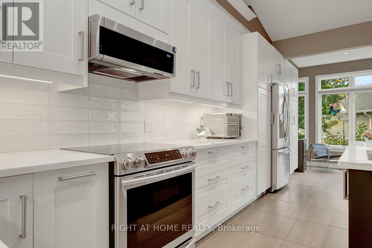 29048932/36-sable-run-drive/stittsville-central/ottawa/ontario/K2S1W8_11