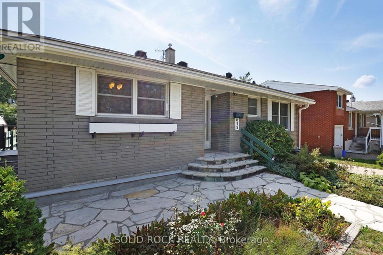 28861581/632-chadburn-avenue/riverview-park/ottawa/ontario/K1G0Y7_3