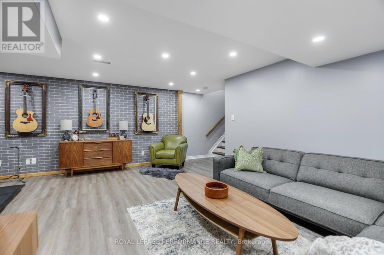 28572991/104-hillman-marsh-way/blossom-parkkemp-parkfindlay-creek/ottawa/ontario/K1T0B1_33