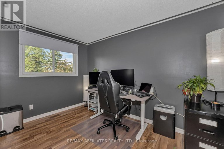 28429396/1138-ste-agathe-park/convent-glen-north/ottawa/ontario/K1C2B5_22
