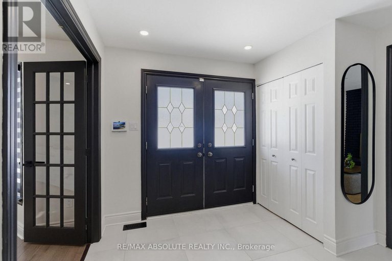 29407947/13-weatherwood-crescent/pineglencountry-place/ottawa/ontario/K2E7C5_3