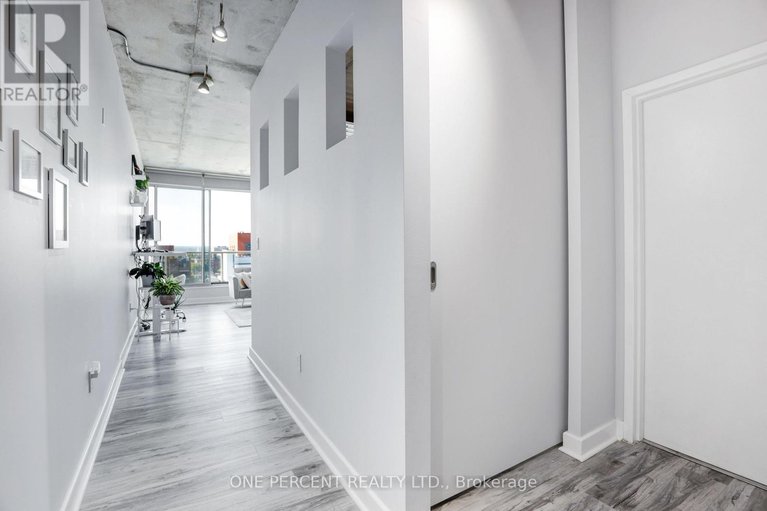 28529124/904-180-york-street/lower-townbyward-market/ottawa/ontario/K1N1J6_12