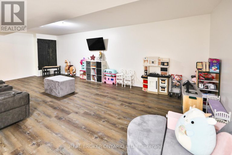 28826089/8-benjamin-lane/north-grenville-twp-kemptville-east/north-grenville/ontario/K0G1J0_18