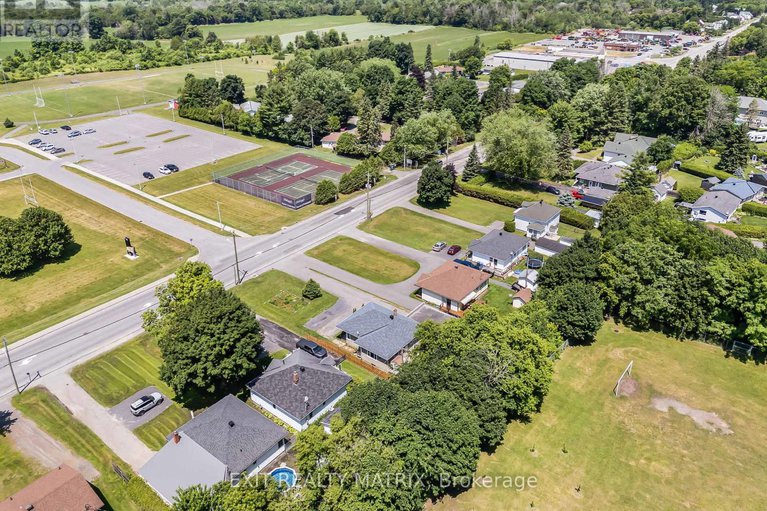 28545282/5795-highway-34-road/vankleek-hill/champlain/ontario/K0B1A0_31