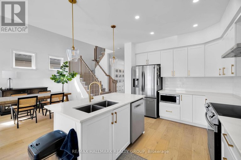 29635213/112-crevasse-road/mer-bleuebradley-estatesanderson-park/ottawa/ontario/K1W0P9_20