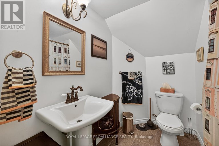 29460422/17-church-avenue/iroquois/south-dundas/ontario/K0E1K0_13