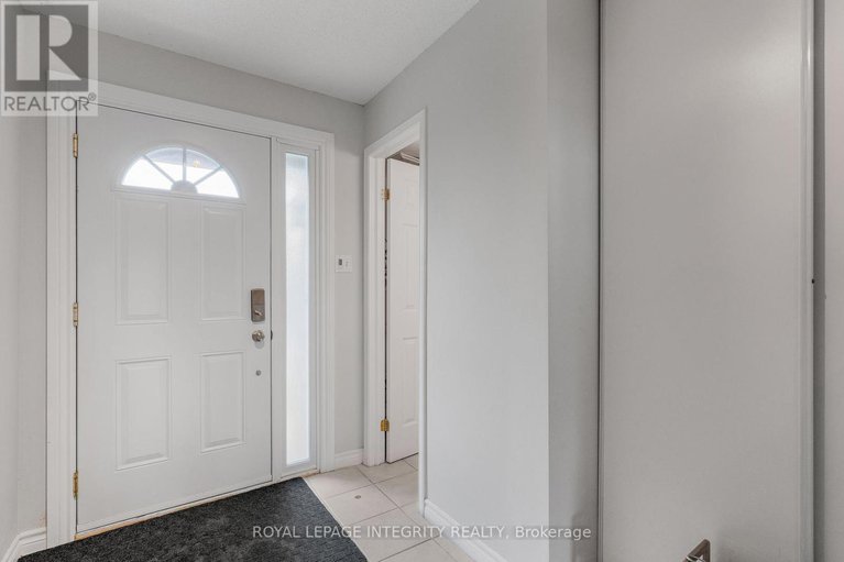 28812430/111-arcola-private/overbrookcastle-heights/ottawa/ontario/K1K4W9_2