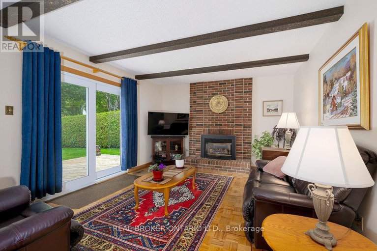 28522793/31-oakhurst-crescent/blackburn-hamlet/ottawa/ontario/K1B4A5_14