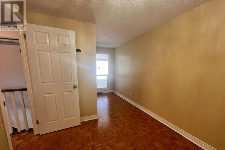 29658665/87-grady-crescent/sheahan-estatestrend-village/ottawa/ontario/K2H5S2_14