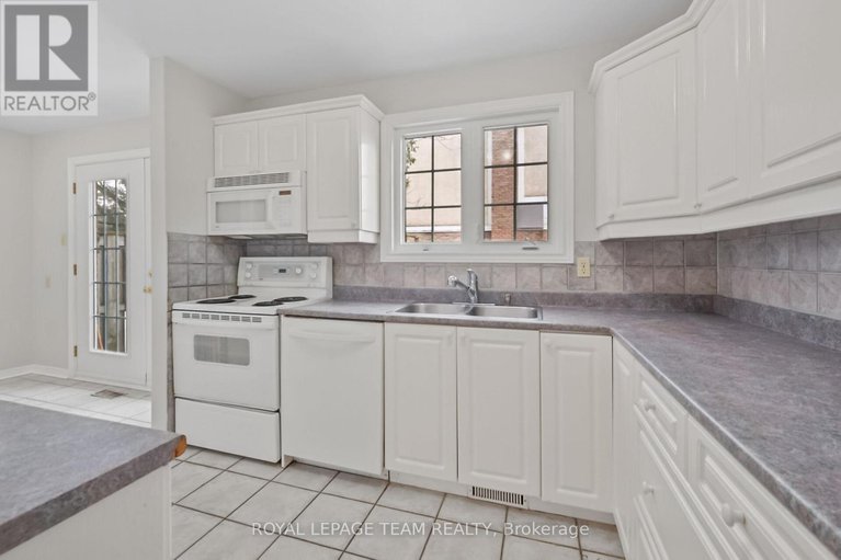 29531002/87-386-kintyre-private/carleton-square/ottawa/ontario/K2C3M6_10