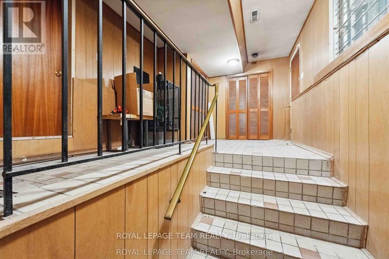 29394022/2353-georgina-drive/whitehaven/ottawa/ontario/K2B7M6_22