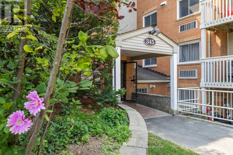 29135225/203-345-centrum-boulevard/bilberry-creekqueenswood-heights/ottawa/ontario/K1E3W9_1