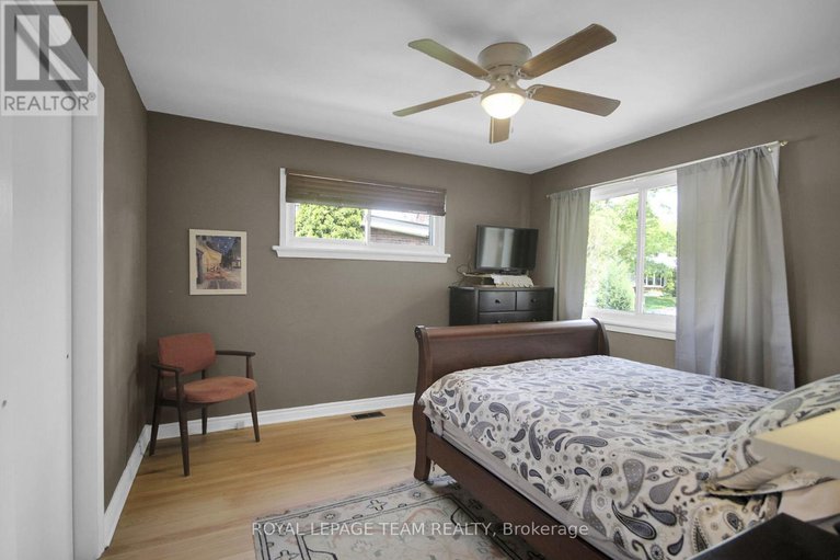 28310189/970-parkhurst-boulevard/mckellar-heightsglabar-park/ottawa/ontario/K2A3M9_16