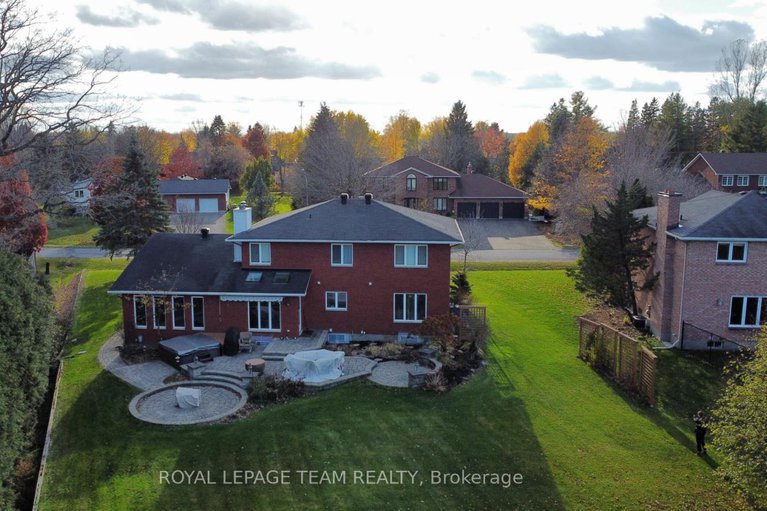 29069392/1105-cindy-hill-crescent/manotick-long-island-nicholls-island/ottawa/ontario/K4M1E8_32