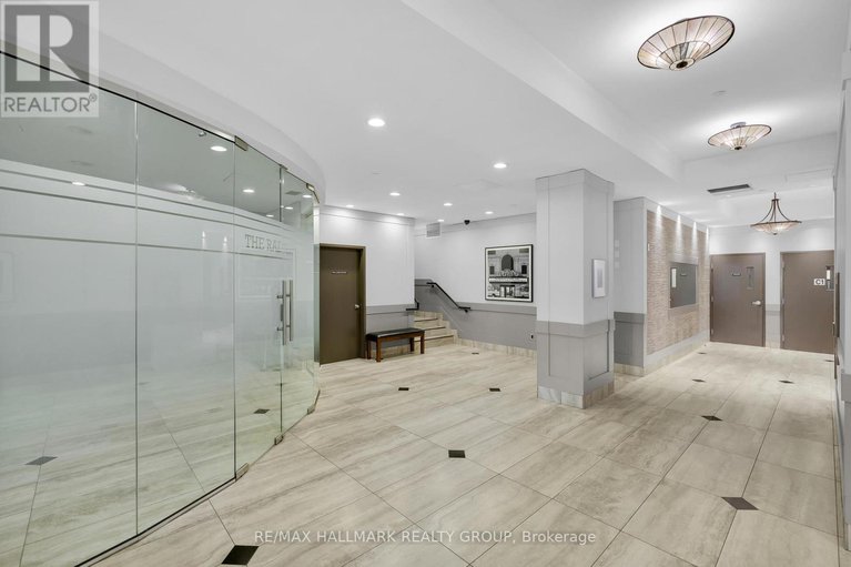 28485623/604-327-breezehill-avenue-s/west-centre-town/ottawa/ontario/K1Y1R6_6