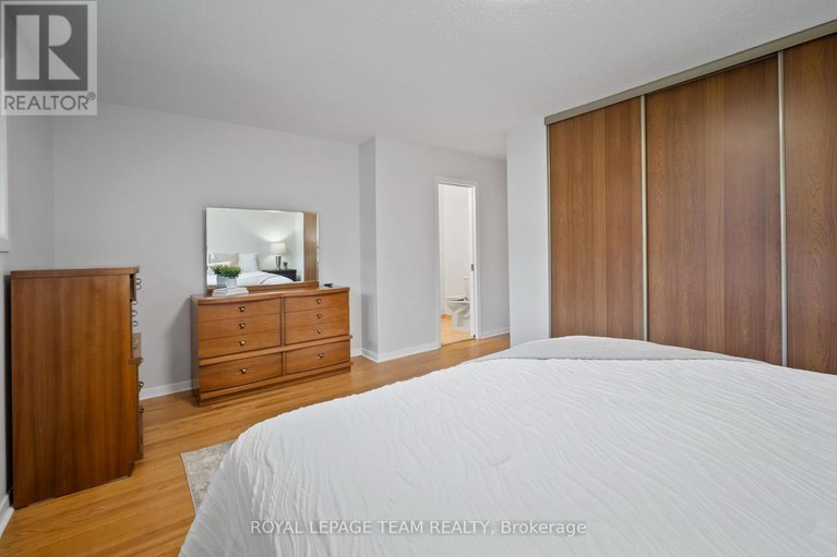 29622304/45-welkin-crescent/borden-farmstewart-farmcarleton-heightsparkwood-hills/ottawa/ontario/K2E5M4_17