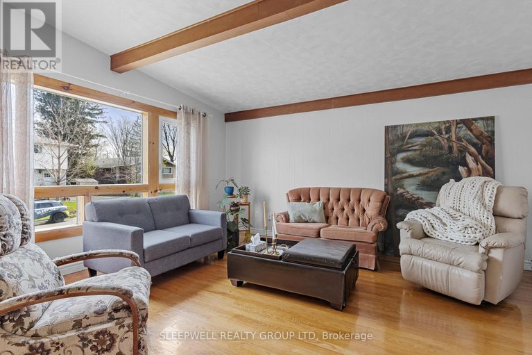28279892/844-norton-avenue/queensway-terrace-north/ottawa/ontario/K2B5P6_7