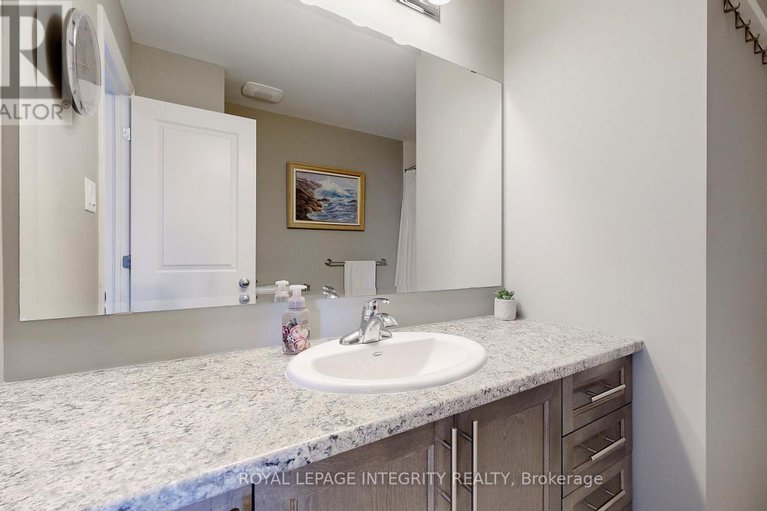 28545914/108-pin-cherry-grove/mer-bleuebradley-estatesanderson-park/ottawa/ontario/K1W0J5_24