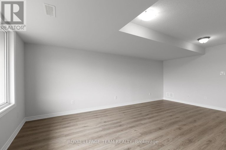 28814847/75-563-ozawa-private/cfb-rockcliffe-and-area/ottawa/ontario/K1K4Z9_12