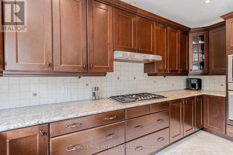 28715997/313-eckerson-avenue/stittsville-south/ottawa/ontario/K2S0K8_15