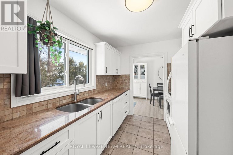 29381765/5286-hillcrest-drive/manotick-long-island-nicholls-island/ottawa/ontario/K4M1E9_11