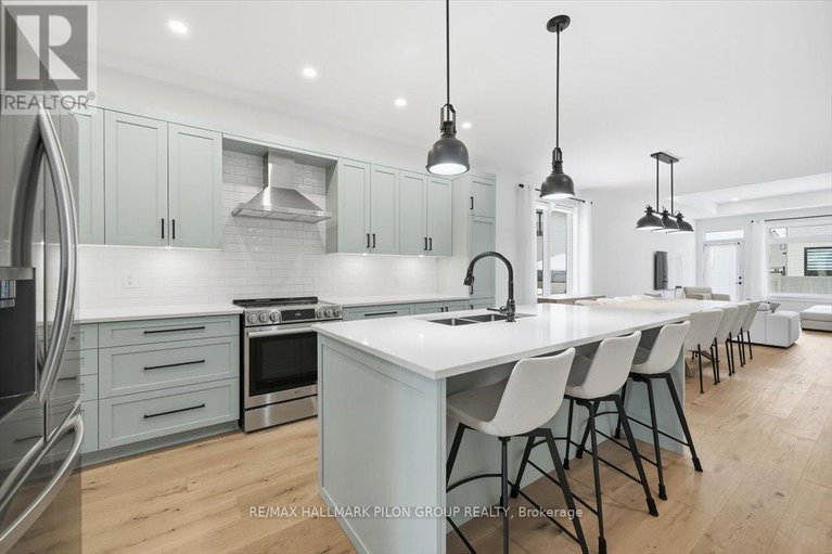 29223735/296-cornice-street/mer-bleuebradley-estatesanderson-park/ottawa/ontario/K1W0R4_3