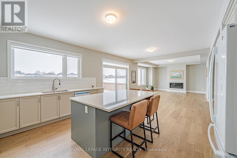 28842717/709-fenwick-way/stonebridge/ottawa/ontario/K2J7E2_15