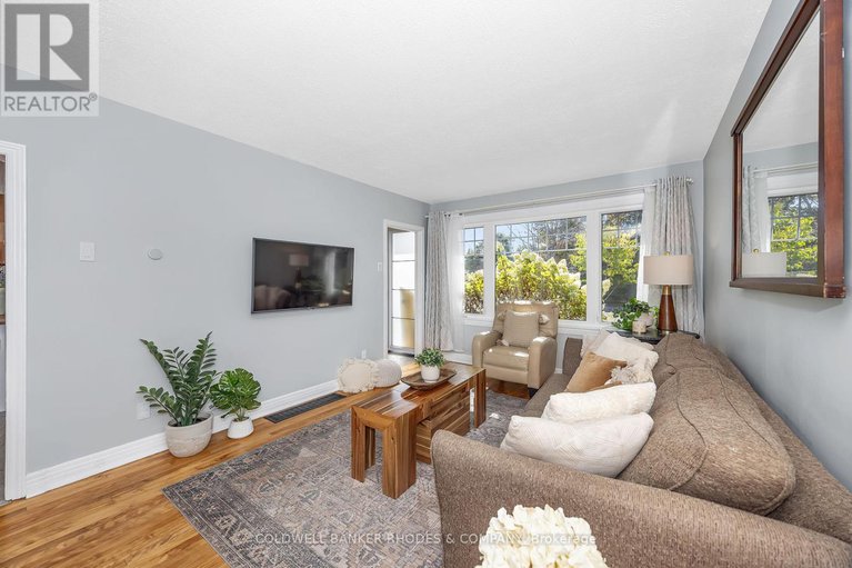 28867901/353-spartan-avenue/vanier/ottawa/ontario/K1K1J6_7