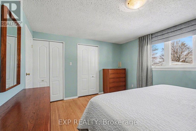 29392142/24-woodburn-drive/blackburn-hamlet/ottawa/ontario/K1B3A7_18