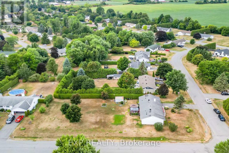 28766879/6454-waterbury-lane/north-gower/ottawa/ontario/K0A2T0_44