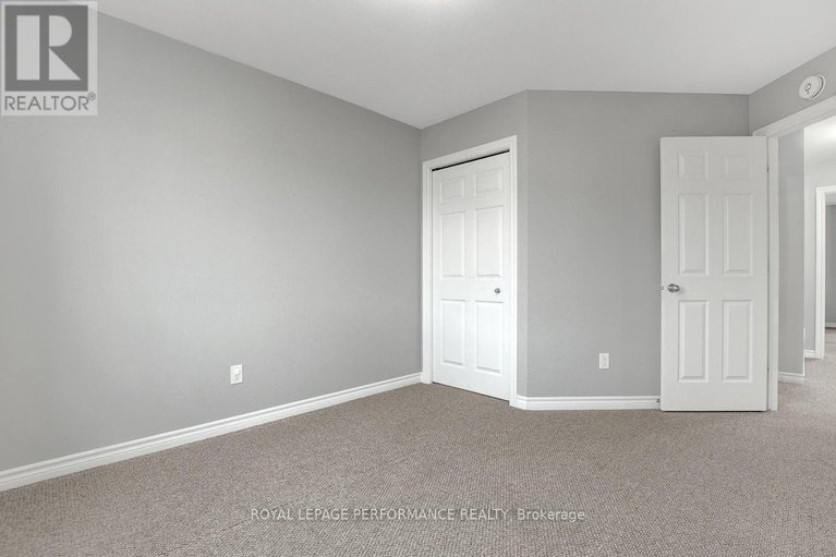 29315283/29-meadowlark-street/village-of-russell/russell/ontario/K4R0B8_22