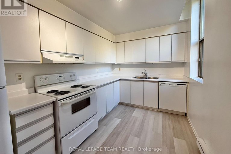 29074501/102-2760-carousel-crescent/emerald-woodssawmill-creek/ottawa/ontario/K1T2N4_9