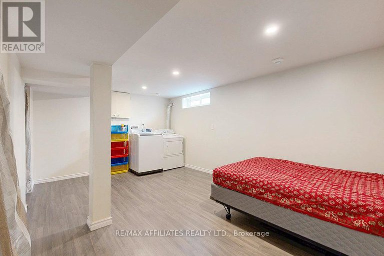 28551721/41-41-bering-court/katimavik/ottawa/ontario/K2L2B8_19