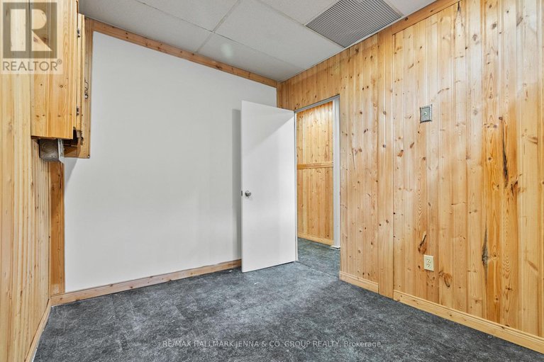 29070320/1246-cobden-road/queensway-terrace-southridgeview/ottawa/ontario/K2C2Z9_32