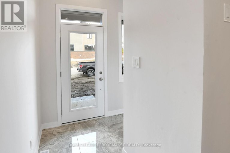 28336168/116-pizzicato-street/mer-bleuebradley-estatesanderson-park/ottawa/ontario/K1W0S2_17