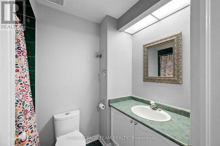 29614827/152-hunterswood-crescent/hunt-club-park/ottawa/ontario/K1G5W1_25