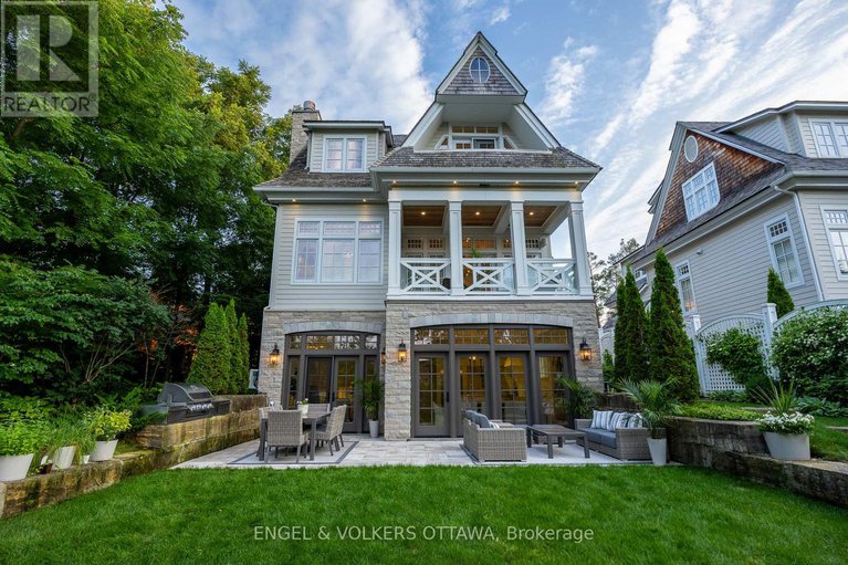 28062589/5651-herwig-place/manotick-south-to-roger-stevens/ottawa/ontario/K4M1B3_39