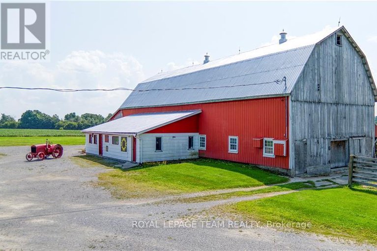 27581108/6443-martin-street/blakeneyalmonte/almonte/ontario/K0A1A0_26