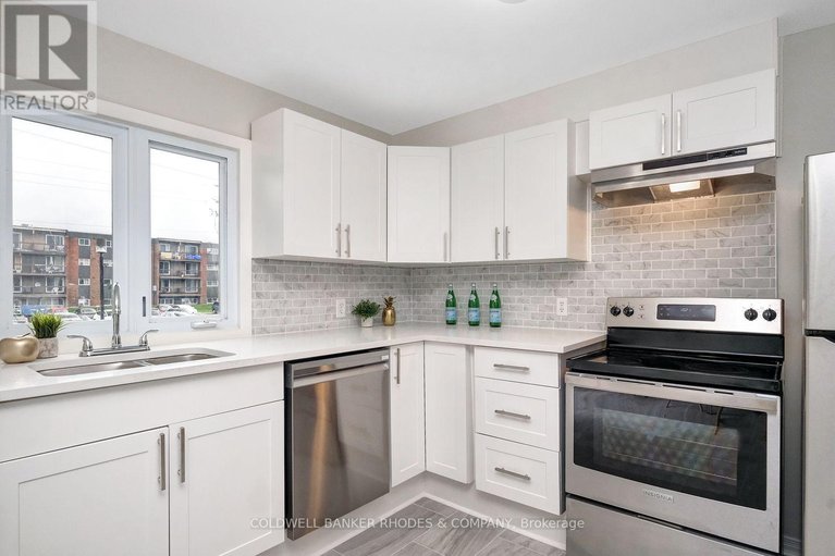 29445571/2098-eric-crescent/pineview/ottawa/ontario/K1B4P4_27