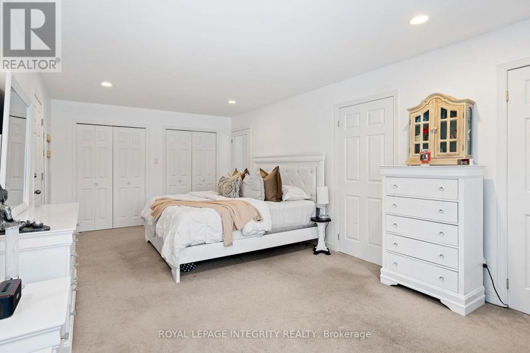 29249716/16-st-andrews-circle/glencairnhazeldean/ottawa/ontario/K2L1L3_12