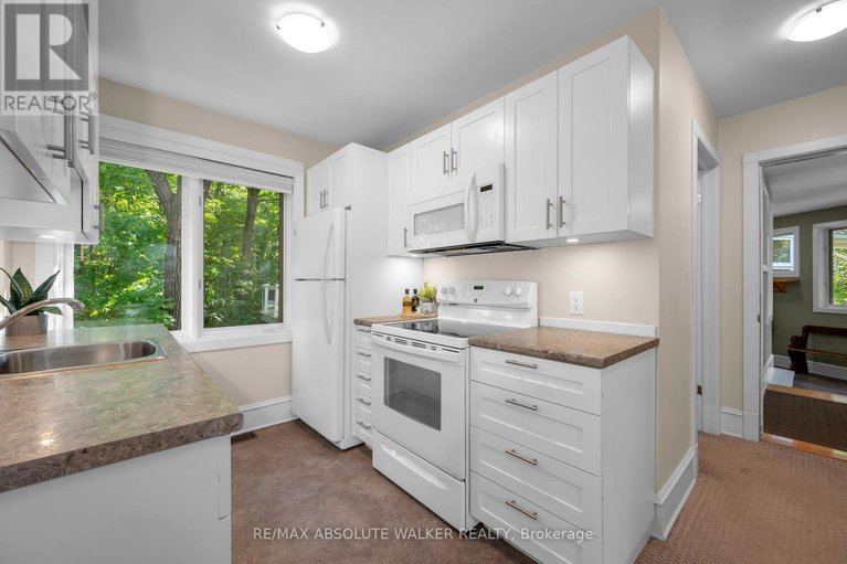 28811335/104-margaret-anne-drive/huntley-ward-south-east/ottawa/ontario/K0A1L0_34