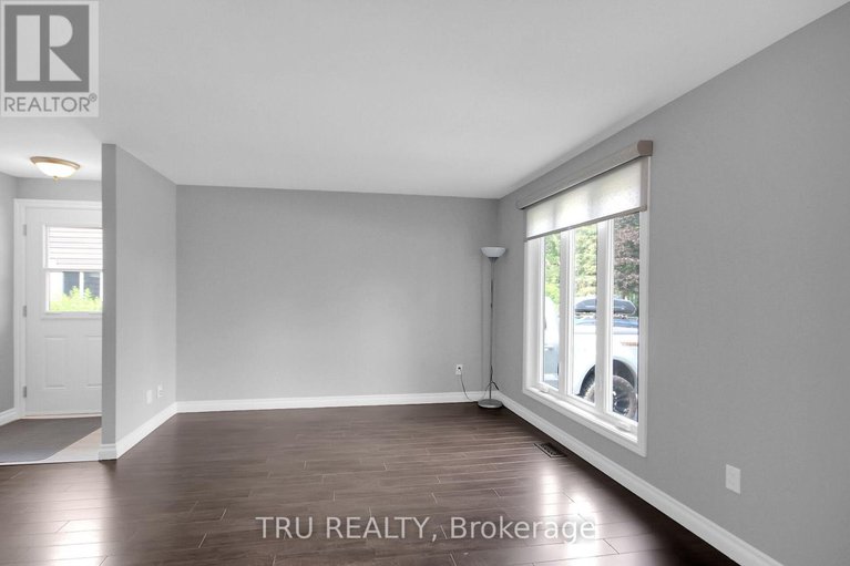 28783065/132-rothesay-drive/glencairnhazeldean/ottawa/ontario/K2L1P1_7