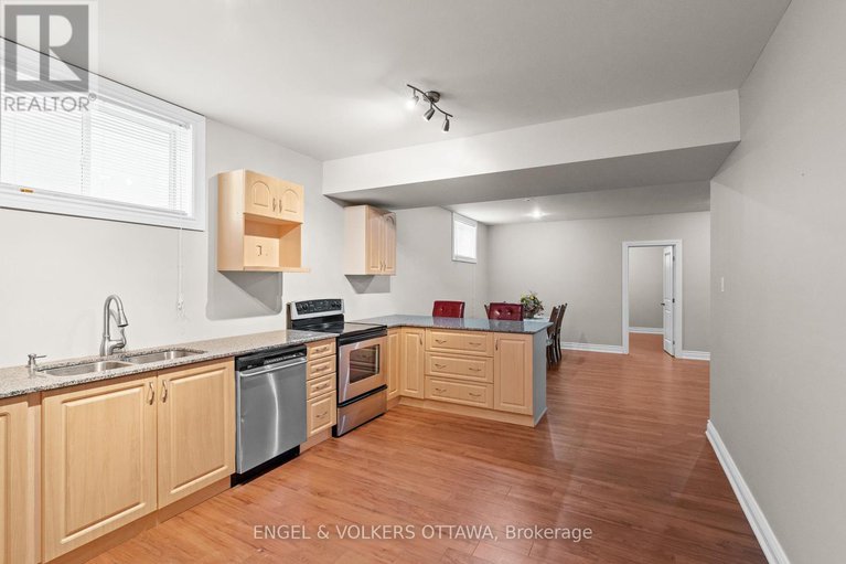 28819198/7510-village-centre-place/osgoode-twp-north-of-reg-rd-6/ottawa/ontario/K4P0C8_36